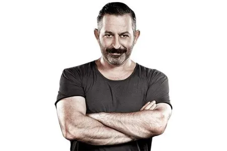 Cem Yılmaz "vətən xaini" adlandırıldı