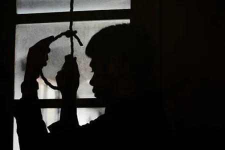 "İntihar edənlərin yarıdan çoxu 45 yaşına qədər insanlardır"- - HANDE HERMANÇI