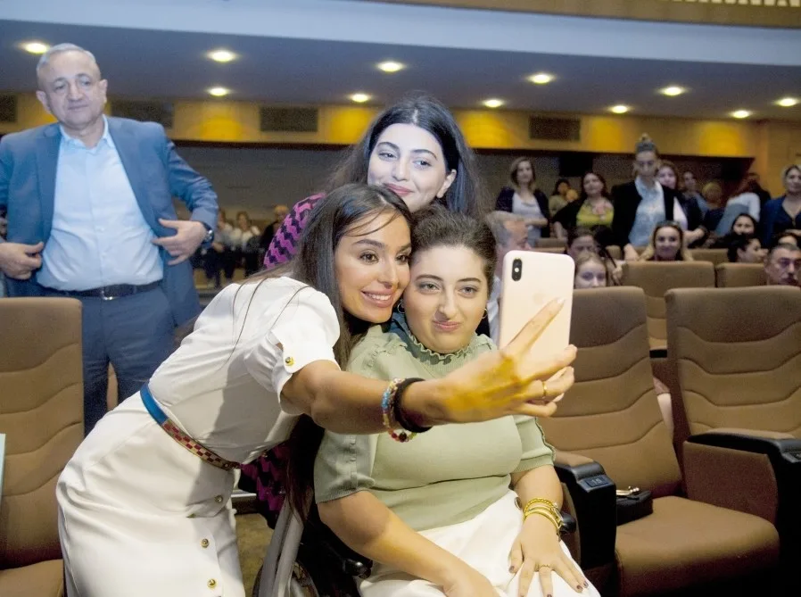 Leyla Əliyeva film təqdimatında iştirak edib - -FOTOLAR