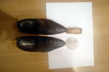 Ölkəyə ayaqqabısının içərisində psixotrop maddə - KEÇİRMƏK İSTƏDİ - FOTO