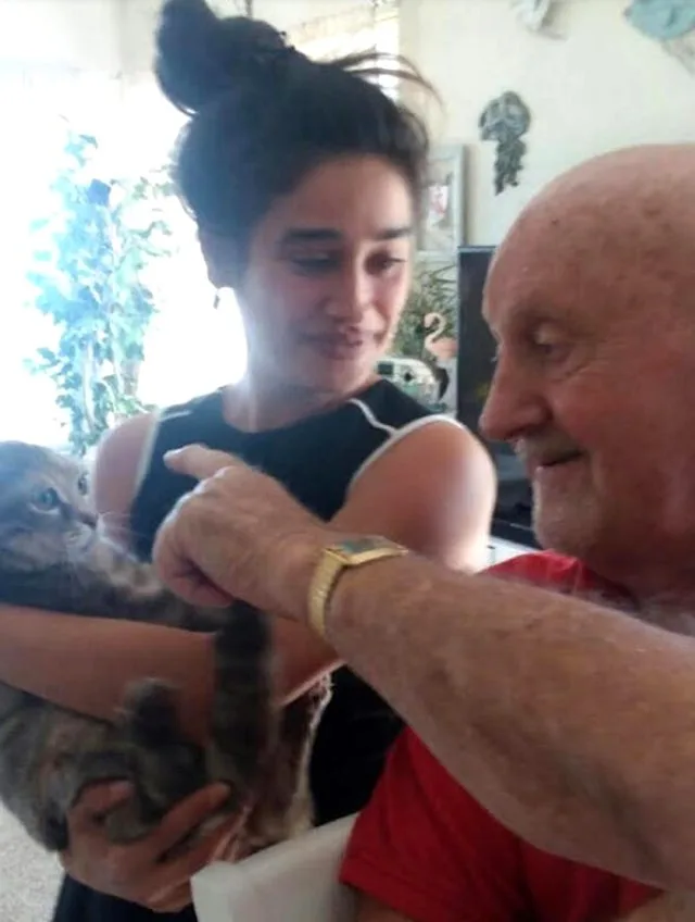 32 yaşlı məşhur aktrisa 80 yaşlı ərindən - UŞAQ DOĞACAQ