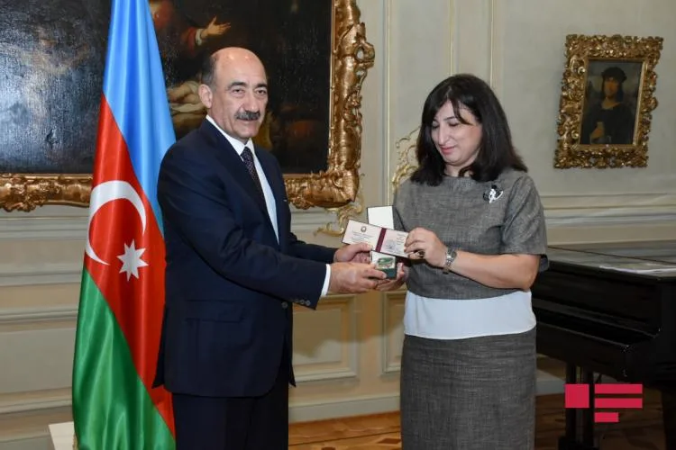 Bir qrup mədəniyyət xadiminə mükafatlar təqdim edilib - FOTOLAR