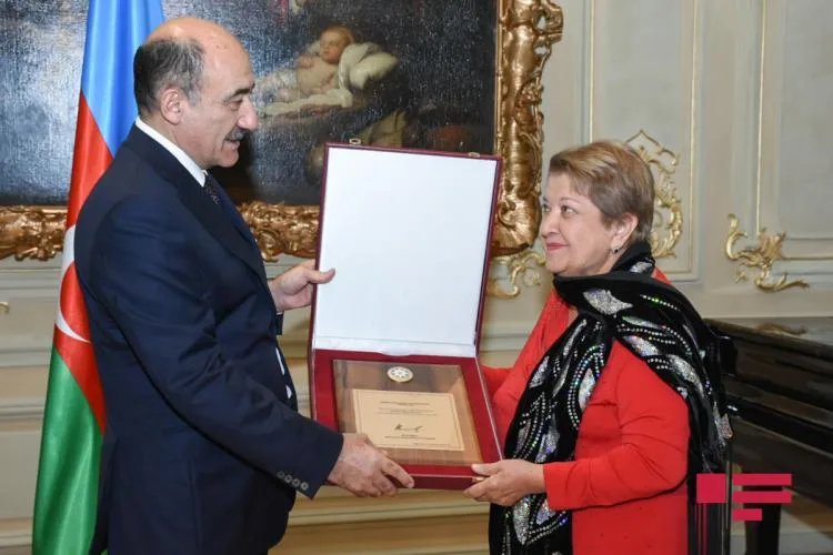 Bir qrup mədəniyyət xadiminə mükafatlar təqdim edilib - FOTOLAR