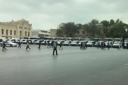 SON DƏQİQƏ: “28 May”a gedən bütün küçələr BAĞLANDI - FOTO