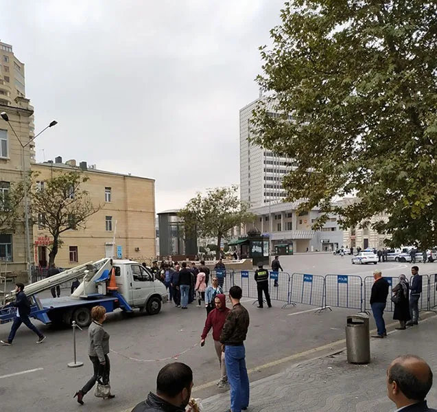SON DƏQİQƏ: “28 May”a gedən bütün küçələr BAĞLANDI - FOTO
