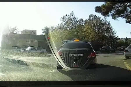 Bakıda qırmızıda keçib ölüm saçan avtomobillər – - KAMERAYA BELƏ DÜŞDÜLƏR – VİDEO