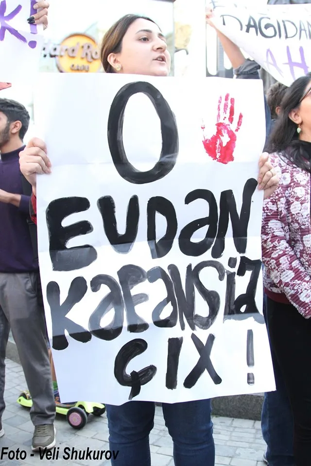 Bakıda bir qrup qadın zorakılığına qarşı aksiya keçirib - -FOTO
