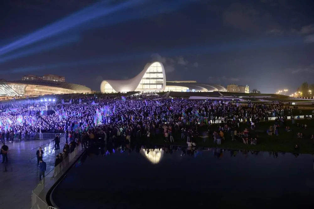 Dövlət Müstəqilliyi Gününə həsr olunan izdihamlı konsert - FOTOLAR