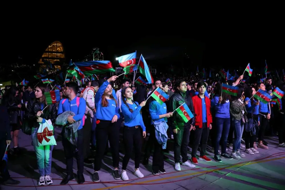 Dövlət Müstəqilliyi Gününə həsr olunan izdihamlı konsert - FOTOLAR