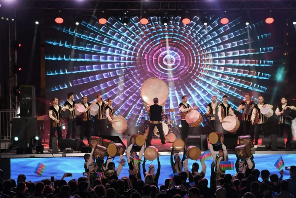 Dövlət Müstəqilliyi Gününə həsr olunan izdihamlı konsert - FOTOLAR