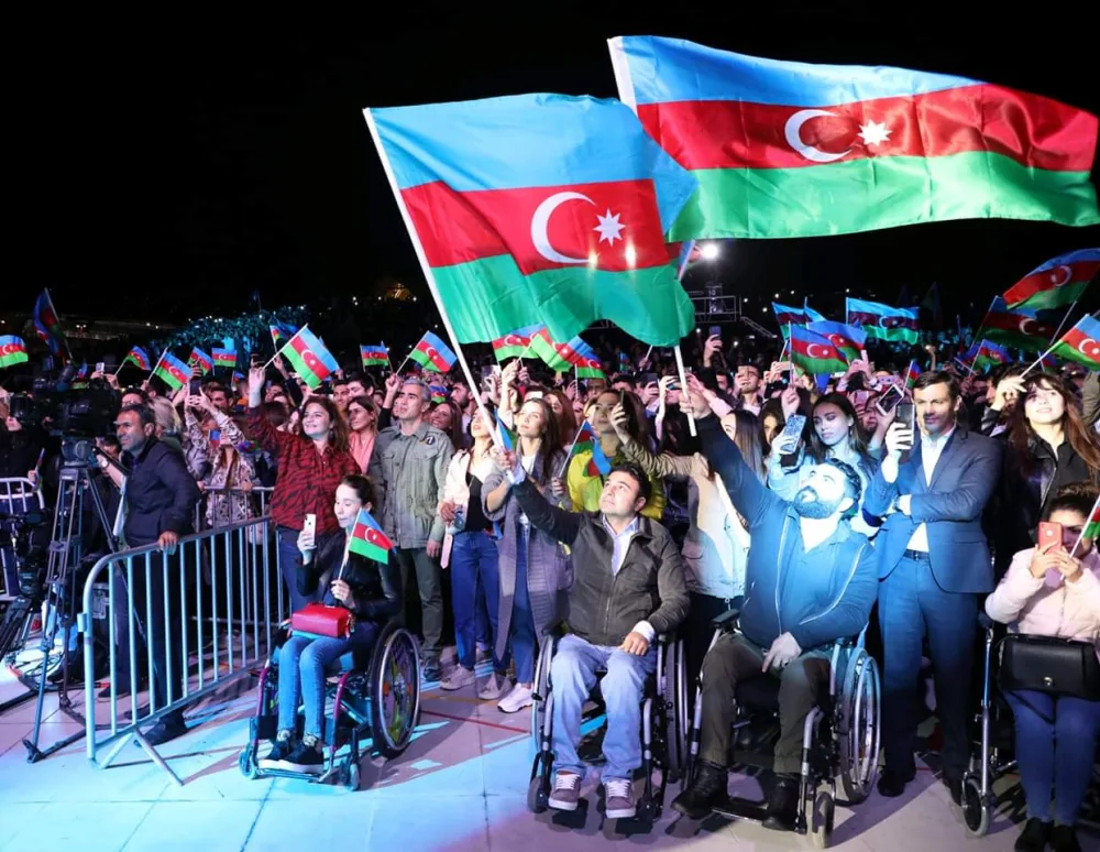 Dövlət Müstəqilliyi Gününə həsr olunan izdihamlı konsert - FOTOLAR