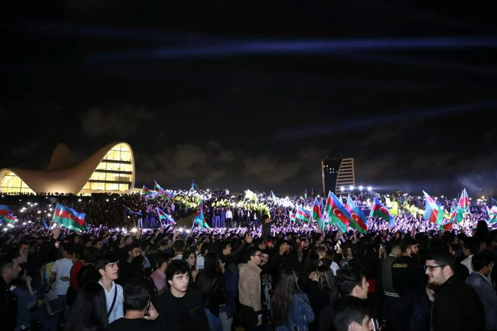 Dövlət Müstəqilliyi Gününə həsr olunan izdihamlı konsert - FOTOLAR