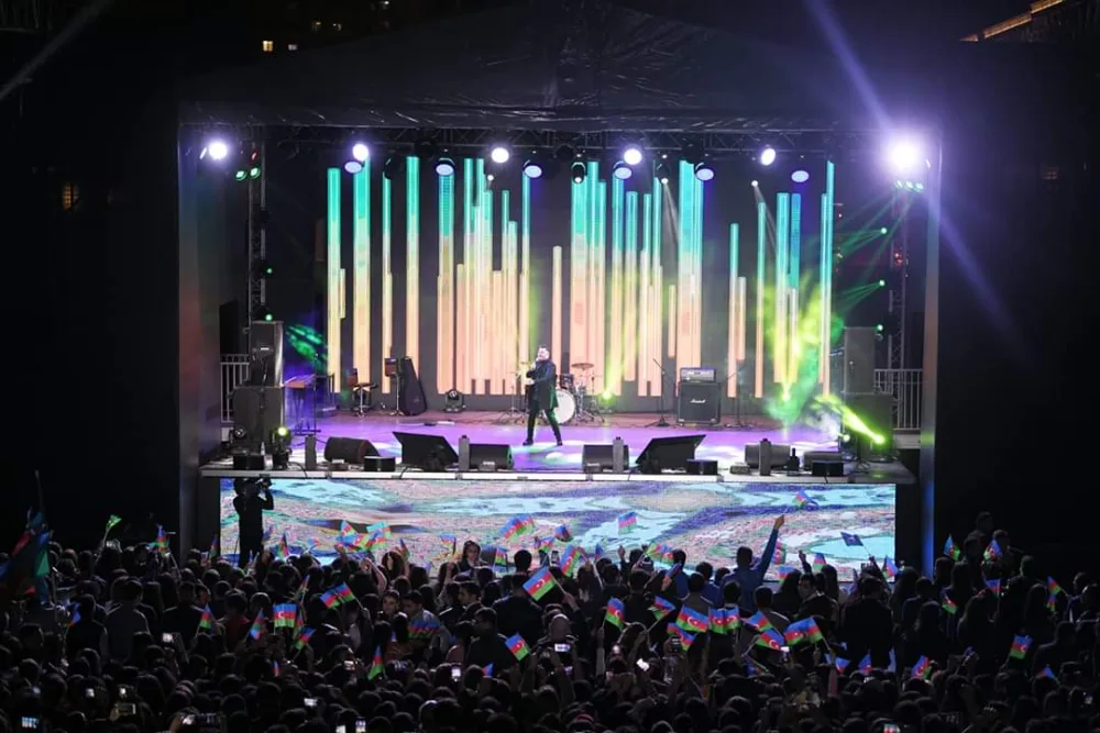 Dövlət Müstəqilliyi Gününə həsr olunan izdihamlı konsert - FOTOLAR