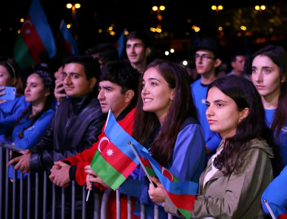 Dövlət Müstəqilliyi Gününə həsr olunan izdihamlı konsert - FOTOLAR