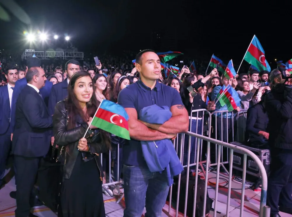 Dövlət Müstəqilliyi Gününə həsr olunan izdihamlı konsert - FOTOLAR