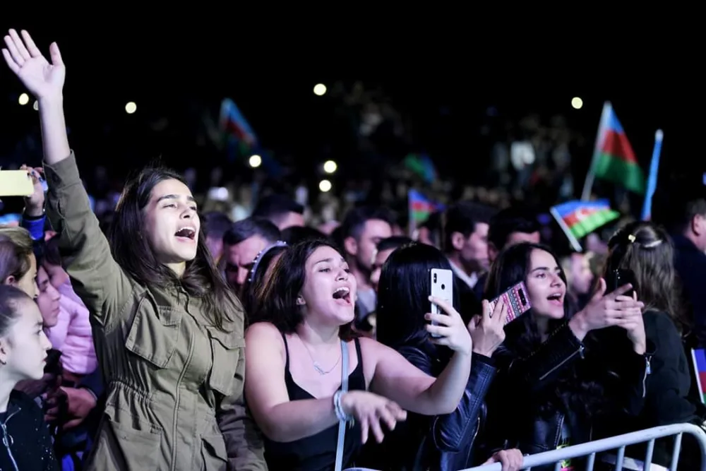 Dövlət Müstəqilliyi Gününə həsr olunan izdihamlı konsert - FOTOLAR