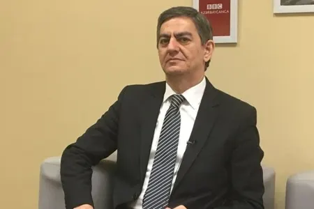 Əli Kərimli polisləri söydü, başını avtobusun qapısına çırpdı - BAŞ PROKURORLUQ