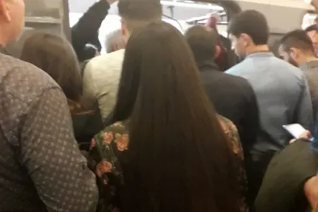 “Başımıza bir hadisə gələr deyə çox qorxuram”- - Bakı metrosunda dayanmaların səbəbi nədir?
