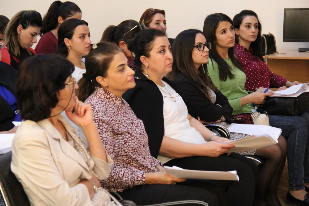 Bakının 12 rayonunda btidai sinif rəhbərləri və müəllimləri üçün - seminar keçirildi