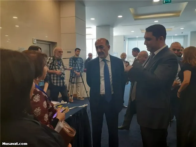 Teatr Xadimləri İttifaqından QALMAQALLI KONFRANS - FOTOLAR