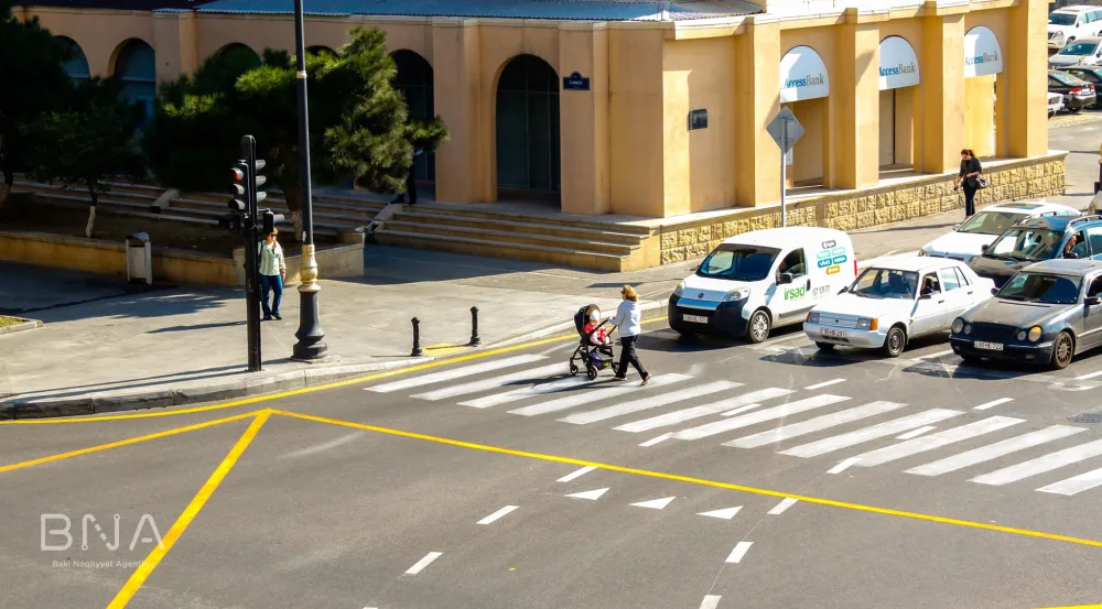 Bakıda ilk dəfə 4 tərəfli piyada keçidi - TƏŞKİL EDİLDİ - FOTO