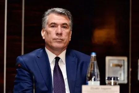 Ziyafət Əsgərov: - “Fazil Mustafa, Milli Məclis “selfie” çəkmək yeri deyil”