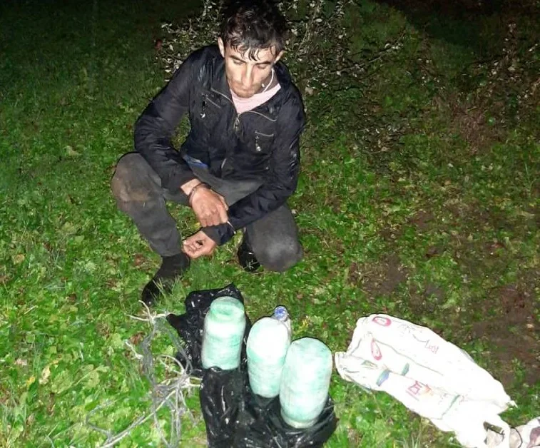 Azərbaycana 3,5 kq heroin keçirmək istəyən şəxs - ƏLƏ KEÇDİ - FOTO