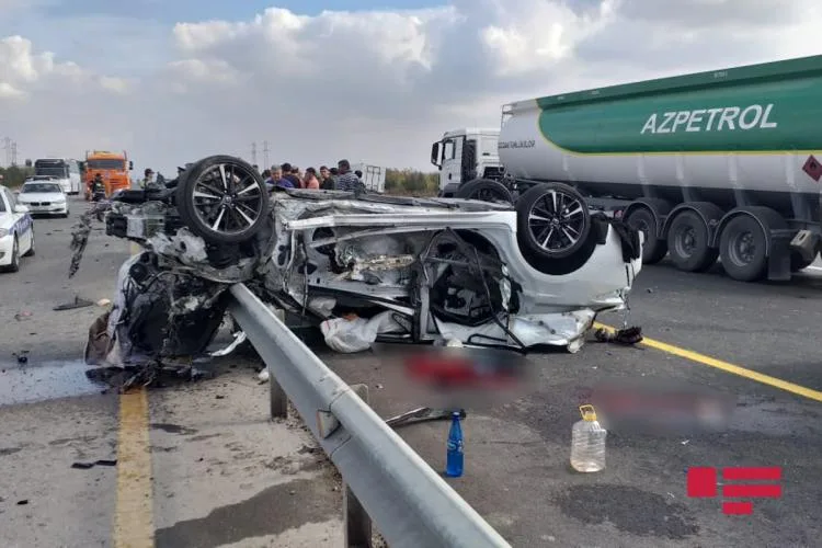 Hacıqabulda DƏHŞƏTLİ YOL QƏZASI - Ölən və xəsarət alanlar var -FOTOLAR