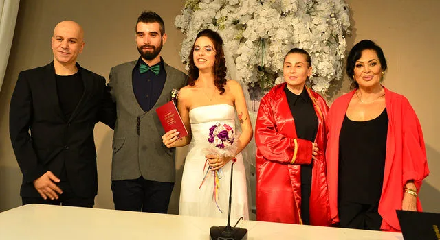 Onlar da - EVLƏNDİLƏR