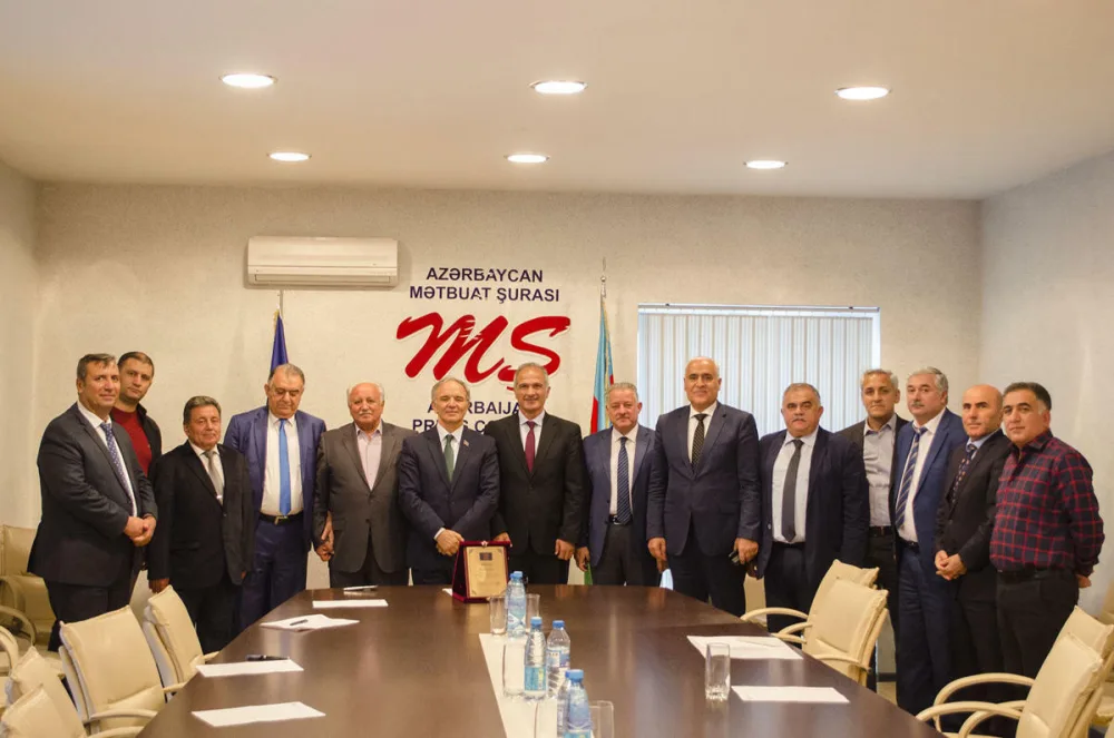 Türkiyə səfirliyinin mətbuat müşaviri ilə KİV təmsilçilərinin görüşü keçirildi - i - FOTO