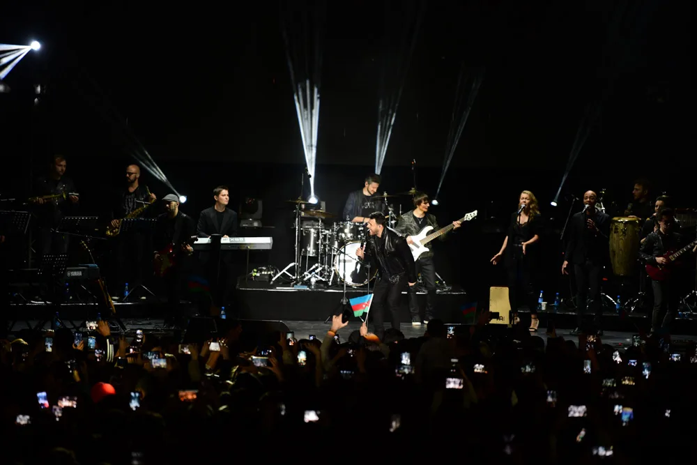 Emin Ağalarovun Gəncədəki konsertində... - VİDEO