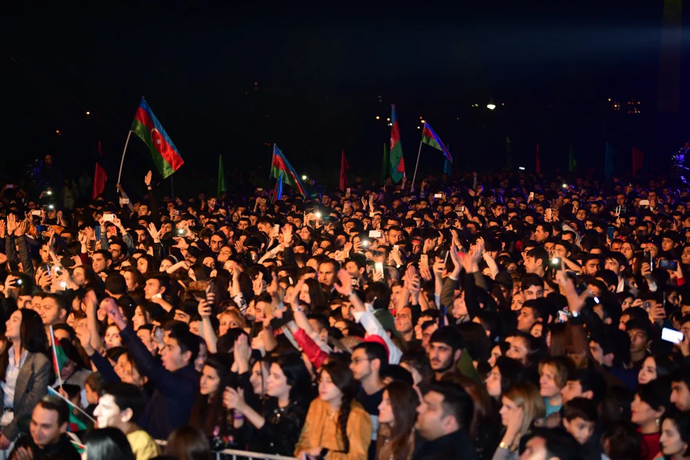 Emin Ağalarovun Gəncədəki konsertində... - VİDEO