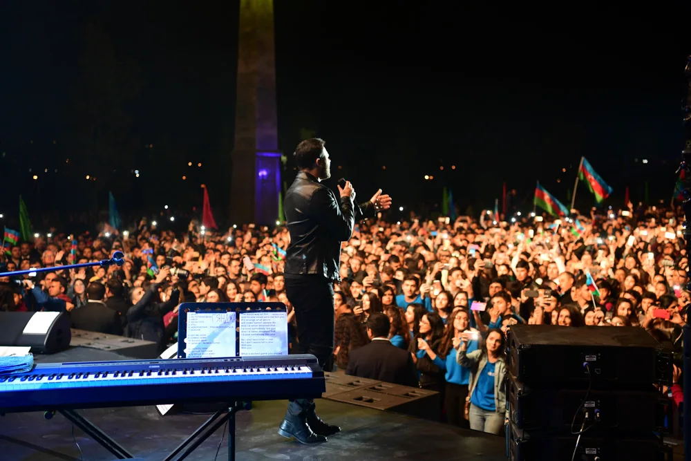 Emin Ağalarovun Gəncədəki konsertində... - VİDEO
