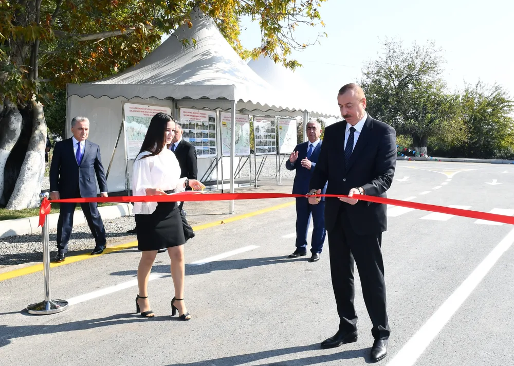 Prezident Ağdaşda yeni avtomobil yolunun açılışında - İŞTİRAK ETDİ