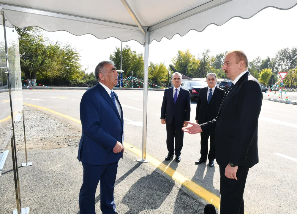 Prezident Ağdaşda yeni avtomobil yolunun açılışında - İŞTİRAK ETDİ