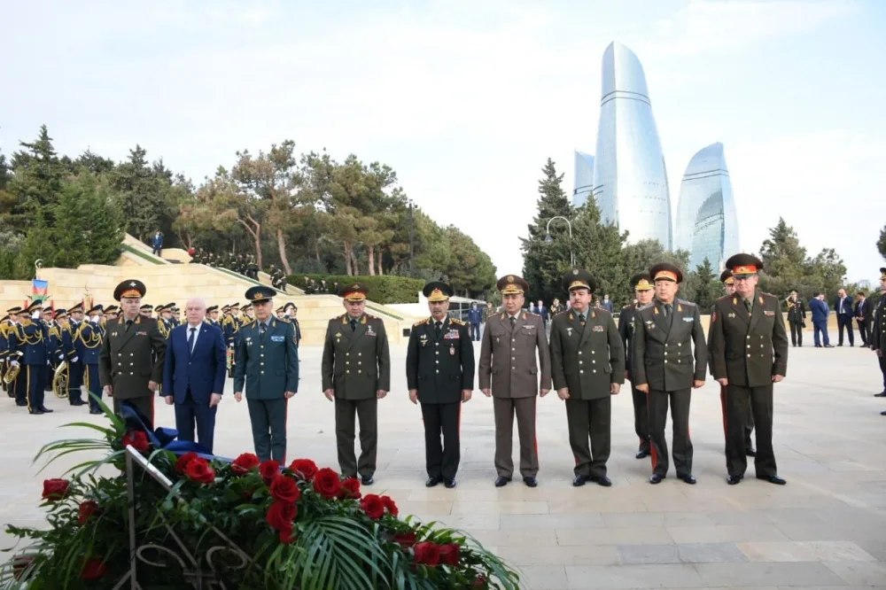 MDB Müdafiə nazirləri - ŞƏHİDLƏR XİYABANINDA - FOTO