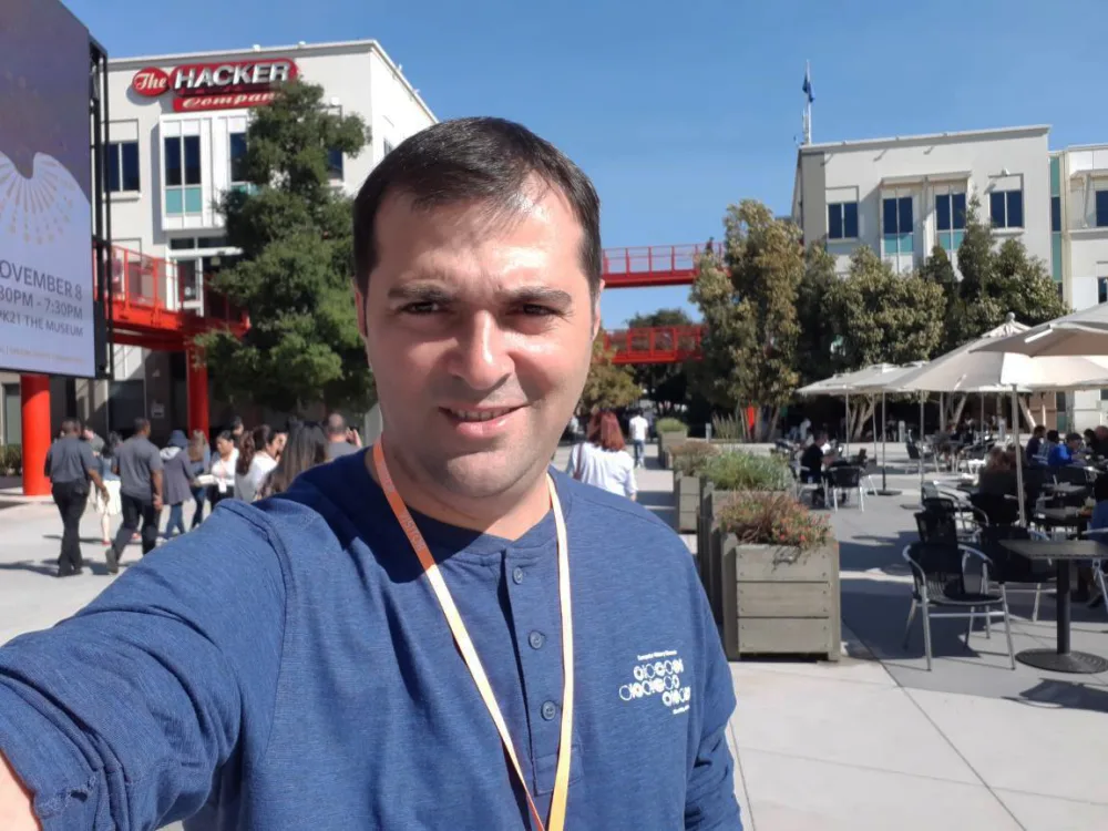 ASAN Radio Silikon Vadisindən reportaj hazırlayan - ilk Azərbaycan radiosu oldu - FOTOLAR