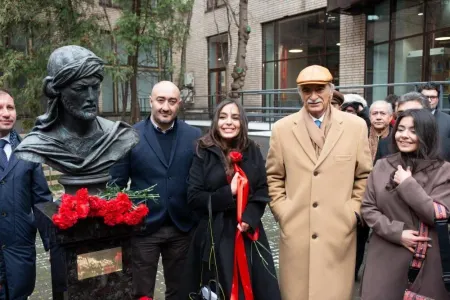 Moskvada İmadəddin Nəsiminin heykəlinin açılış mərasimi keçirilib - FOTOLAR