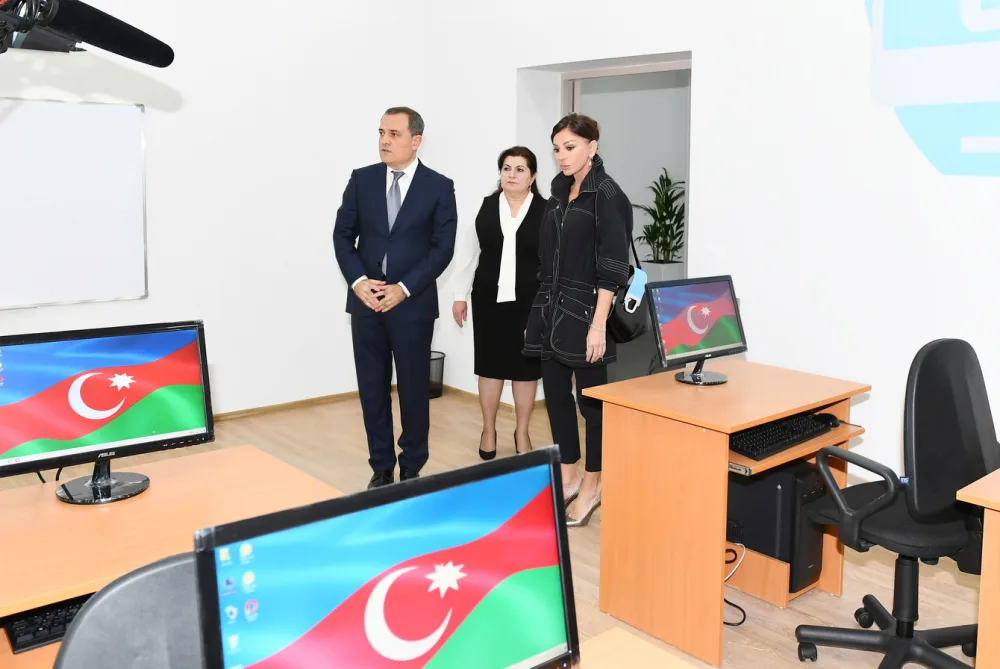 Mehriban Əliyeva Pirşağıdakı 10 saylı internat məktəbində - FOTOLAR