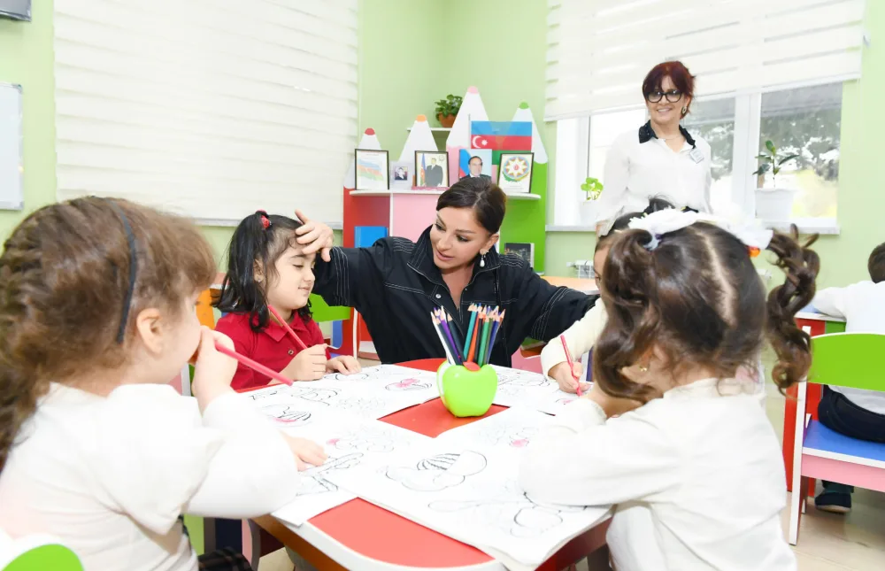 Mehriban Əliyeva 64 saylı körpələr evi-uşaq bağçasında - FOTO