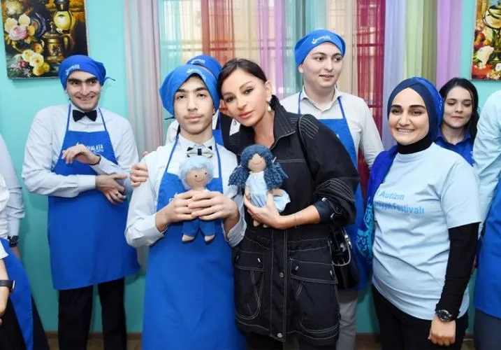 Mehriban Əliyeva Autizm sindromlu uşaqlar üçün reabilitasiya Mərkəzində - FOTOLAR