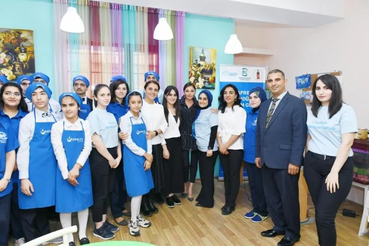 Mehriban Əliyeva Autizm sindromlu uşaqlar üçün reabilitasiya Mərkəzində - FOTOLAR