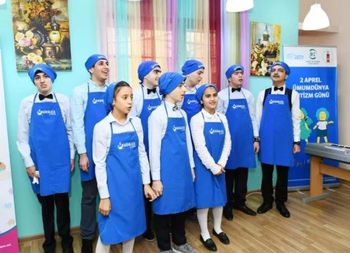 Mehriban Əliyeva Autizm sindromlu uşaqlar üçün reabilitasiya Mərkəzində - FOTOLAR