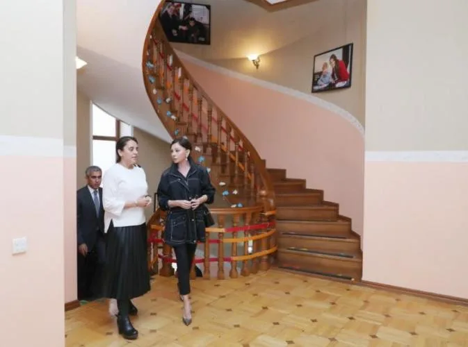 Mehriban Əliyeva Autizm sindromlu uşaqlar üçün reabilitasiya Mərkəzində - FOTOLAR