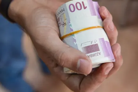 Hacıqabulda mağazadan 450 manat - PUL OĞURLANDI