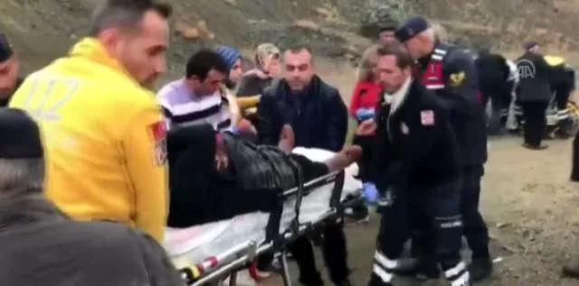 İşçilərin olduğu avtobus aşdı - 30 YARALI - FOTO - VİDEO