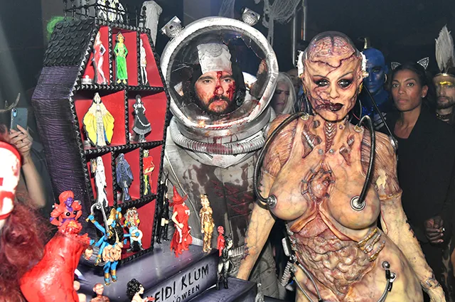 Məşhur model "Halloween"ə - DAMĞA VURDU - ŞOK FOTO
