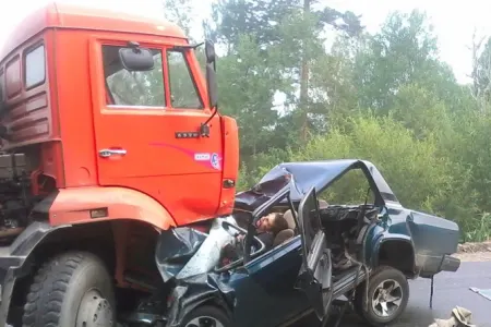 “VAZ” “KamAZ”la toqquşdu - Ölən və yaralılar var