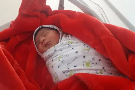 Azərbaycanda doğuş vaxtı daha bir uşağın - sümüyünü sındırdılar