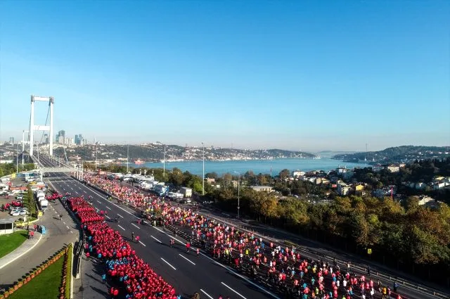 106 ölkə, 37 min idmançı, 100 min vətəndaş - İSTANBULDA BÖYÜK QAÇIŞ - FOTO - VİDEO